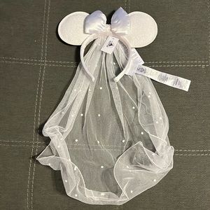 New with tags Minnie Wedding Ears